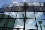 and after a while the sun came out. The reflection off the building made an interesting picture