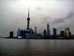 上海首日,放低背包就去了外灘,可惜天公不造美,多雲陰天...