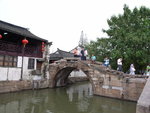 第2日係旅遊集散中心買套票去浙江水鄉周庄,呢度就係最出名的雙橋之一