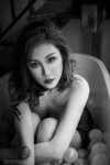 3009 Moon 122 bw