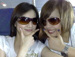 一齊戴sun glasses