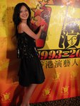 在紙板上留下簽名吧~!