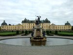 在Drottningholms Slott (德寧翰宮)的後面有一個很大的花園