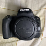 

Canon EOS 200D