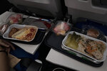 沒有食第1餐, 可瞓到2,3小時, 落機前1個半小時派早餐 UK2024Day1 (53)