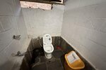 共2個 toilet, 1個是坐 NepalMBC_D04 (24)