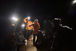 後面3人慢慢行, 離日出還有時間 NepalMBC_D05 (7)