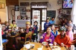 只有日文的menu, 就揀上最貴的燒豬肉飯(800yen), Soba (700yen), 共15個, 大家食得開心, 之後又要趕路,今天要走85k. IMG_9110