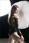 Vivian Dancer 00329