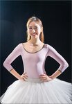 Vivian Dancer 00270