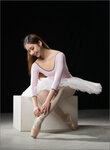 Vivian Dancer 00288
