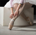 Vivian Dancer 00292 feet