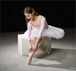 Vivian Dancer 00294