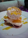 鮮梅榛子甜餅 hazelnut pavlova with strawberry and apricot $38