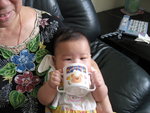 17-8-06 (5)我識飲水啦!