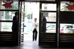 ok...真係要上去接老婆啦!!!