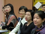 女聲排排坐