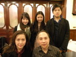 Che Kong & family