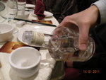 52度的白酒水井坊 , 是志剛帶來的