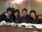 Thomas Wan's family. Thomas 不是青中人，但他brother 尹兆基是，正社人(75)。