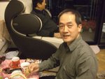 Thomason 是 劉燕芳夫婿，青中兩年同門夜宴都是由他的製作工司拍攝