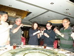 Peter 嫂來與恆社人乾杯