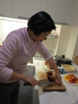 莫柳枝邊斬燒肉邊說老公(胡松添)好錫她