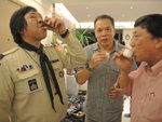 勁飲茅台酒，高唱青中歌