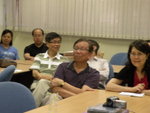 超級 fans - John Wong 是吳梅芳師姐夫婿，他對青中活動的投入，比青中人更青中。鏡頭最左穿粉藍衣女士為招雄亮校友(左二)(謙71)妻子