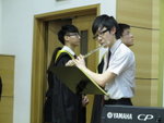畢業學生上台領証書時,由學生演奏悅耳的Live Music