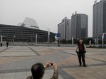 大大大師兄在財富廣場前留影
