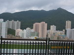 振翅飛，雲出岫