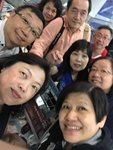 有壯男取行李 , 出閘好輕鬆！