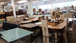 Used furniture 佔一大corner