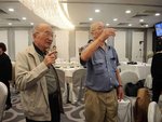兩老心寬皮頑，五官靈動