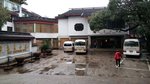 住"息來小莊酒店"。 離寺廟非常近， 走路約兩分鐘步行五分鐘也到了。普濟寺車站，很適合前來燒香拜佛的旅客。 