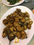 館子冇售螄蚶，炒蛤子代替，惜很多蛤肉遺失！