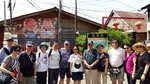 "姓周橋"是姓氏橋當中規模最大的一座橋，橋上約有75戶人家。建於19世紀中，橋民原鄉於中國福建省泉州同安縣杏林社。