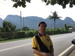 剛巧今天是佛誕，佛祖做靠山