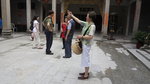 ，揉合家廟和宗祠的特色，惟規模較小，採用廣東粵式建築特色，設有院子、對稱閣樓和典型精緻的磚瓦屋頂。