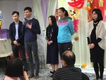 青中的年輕老師，也是青中人。