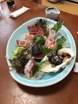 刺身 :目測有

三文魚(鮭)(サーモン)、油甘魚(はまち)、劍魚腩(シイラ)、吞拿魚腩(まぐろ)、金槍魚(三文魚)腩(とろ)