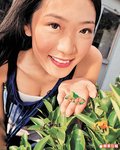 備忘磁石貼愛鬥凸-迷你版的青蛙磁石貼，細至約 3cm，造型生動，小巧的金屬腳更可郁動，讓你擺出不同 Pose
