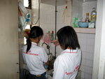 20041016-cleaning_aged-39