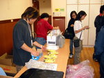 20041120-aged_cleaning-04