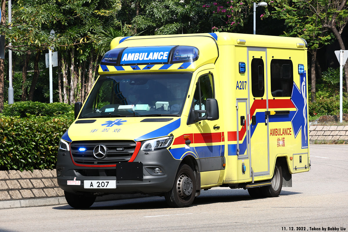 Ambulance in HK :: 212 -- fotop.net photo sharing network