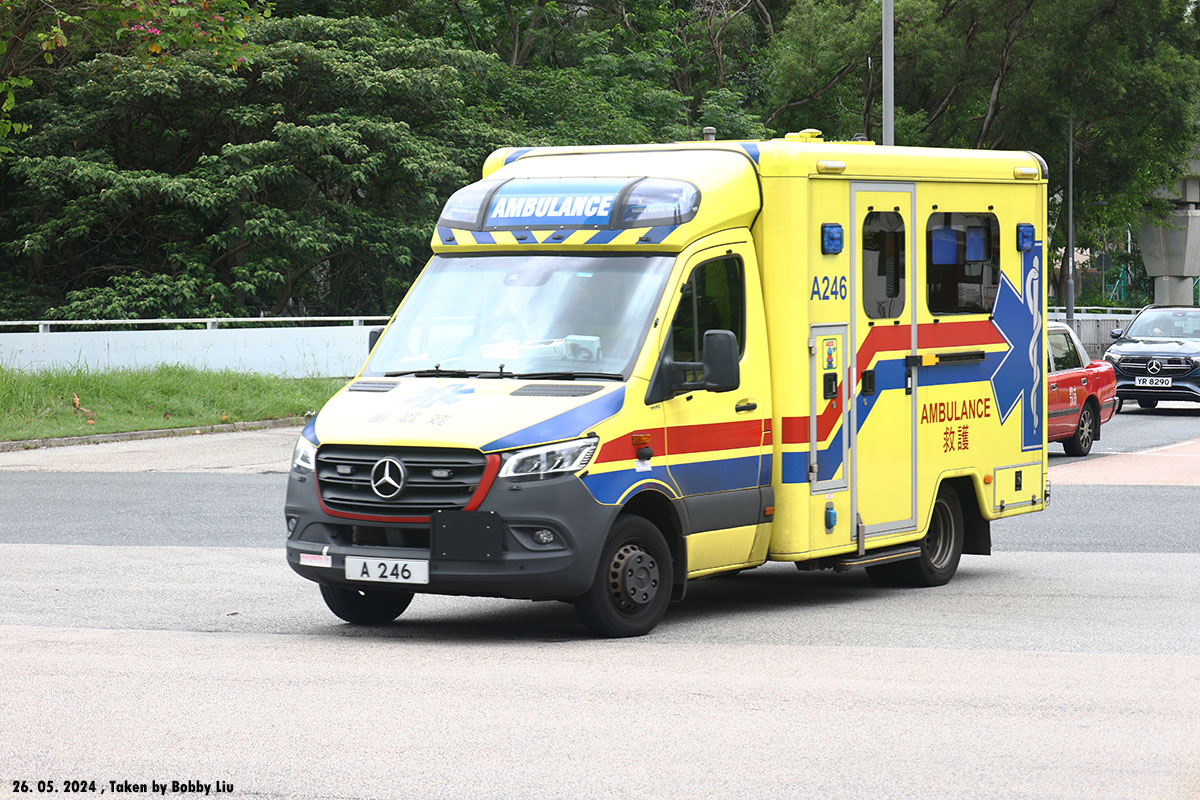 Ambulance in HK :: 221 -- fotop.net photo sharing network