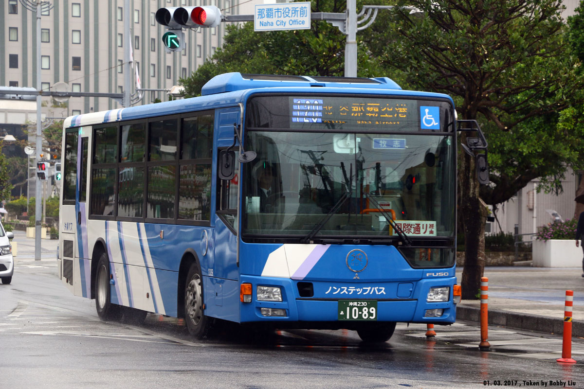 Buses in Okinawa, Japan :: 294 -- fotop.net photo sharing network