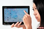 內置有《 Touch Gate》，用手指操作會更方便