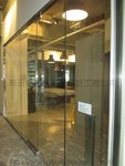 觀塘天星中心強化玻璃門間隔工程 (10)